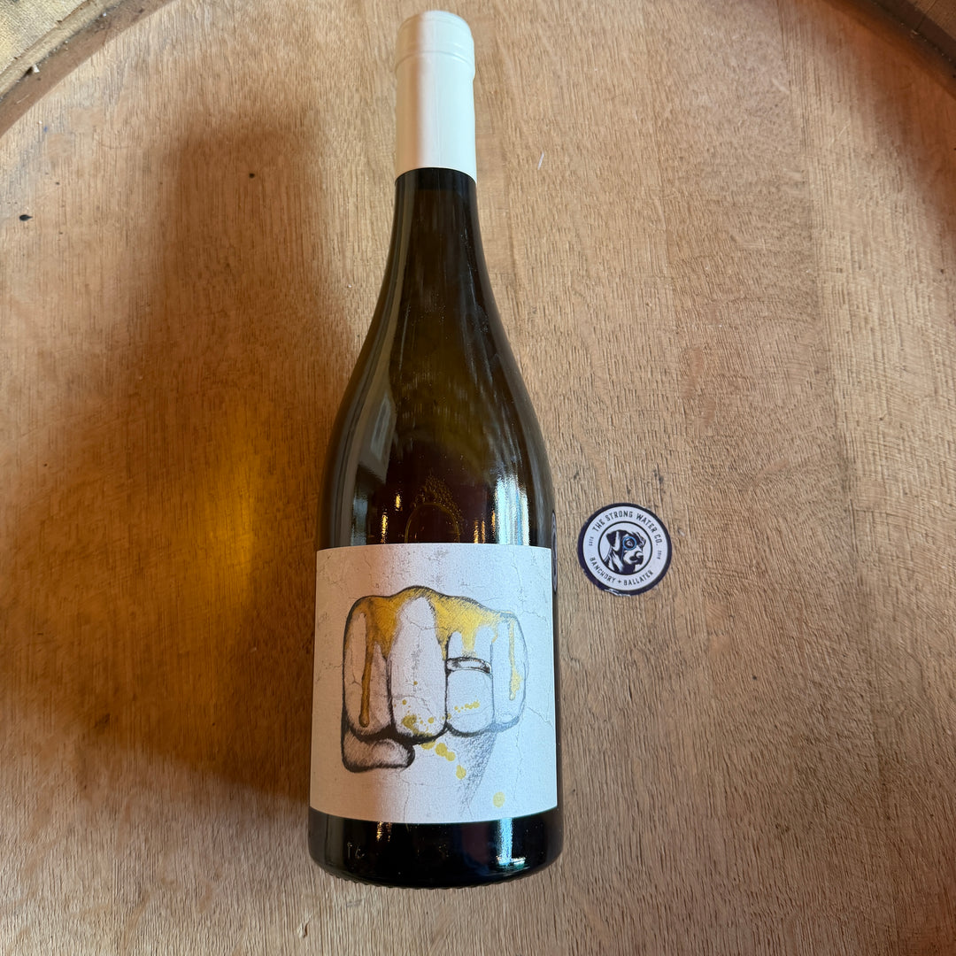 El Escocés Volante white wine available at The Strong Water Co. Banchory and Ballater Shops