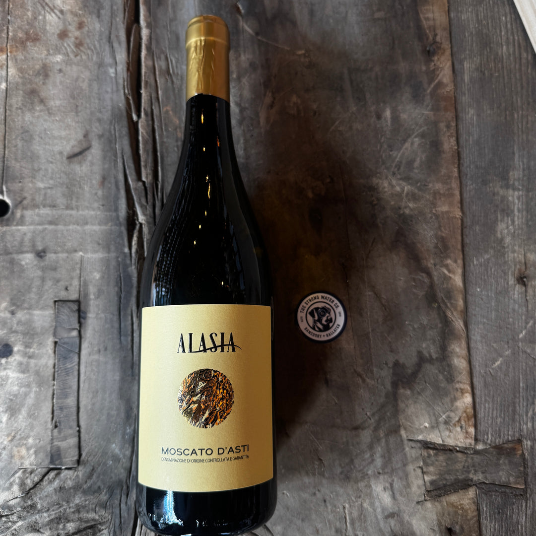 Alasia Moscato d’Asti Italian sparkling white wine bottle